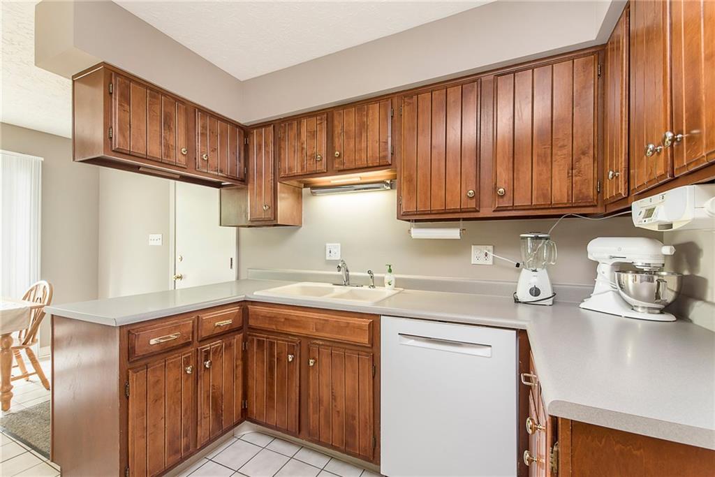 12816 Charing Cross Road Carmel, IN 46033 - Photo 9 of 29 Gallery Image 9