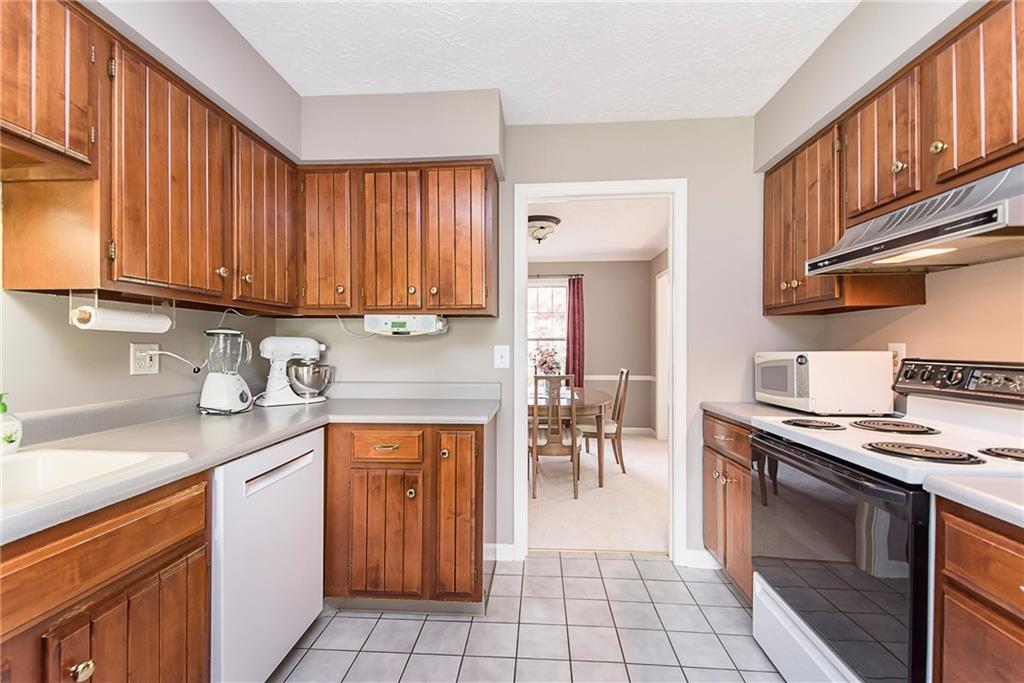 12816 Charing Cross Road Carmel, IN 46033 - Photo 10 of 29 Gallery Image 10