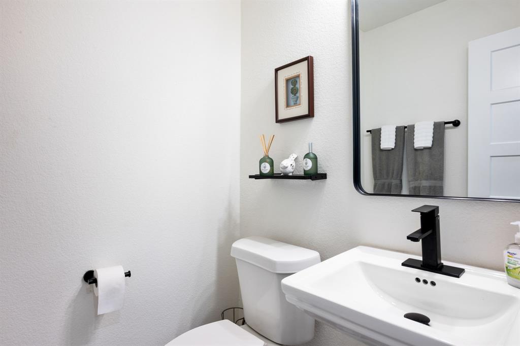 5675 Compass Way Bluff Dale, TX 76433 - Photo 33 of 40