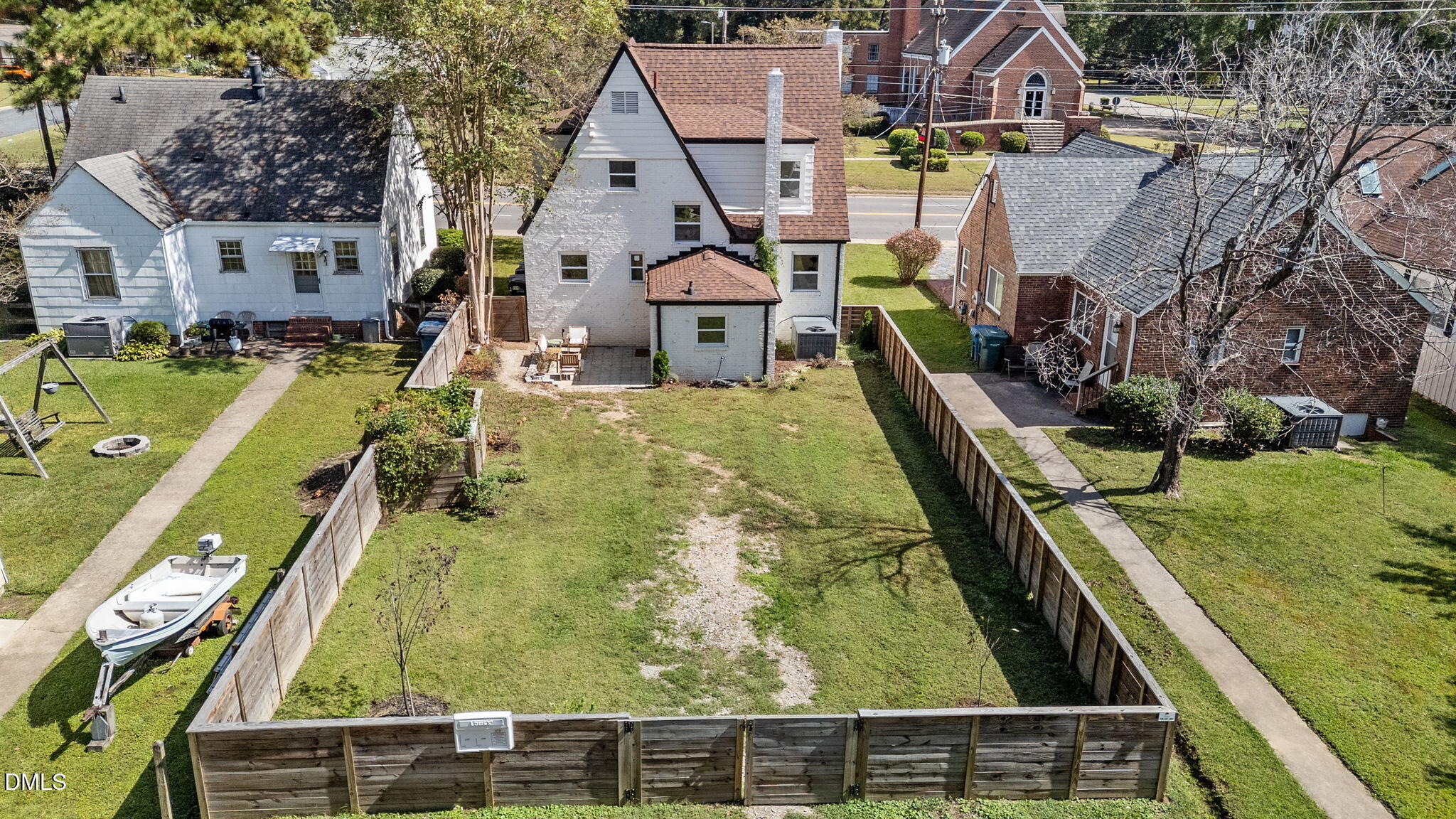 2707 North Roxboro Street Durham, NC 27704 - Photo 36 of 44 a view of a house with swimming pool