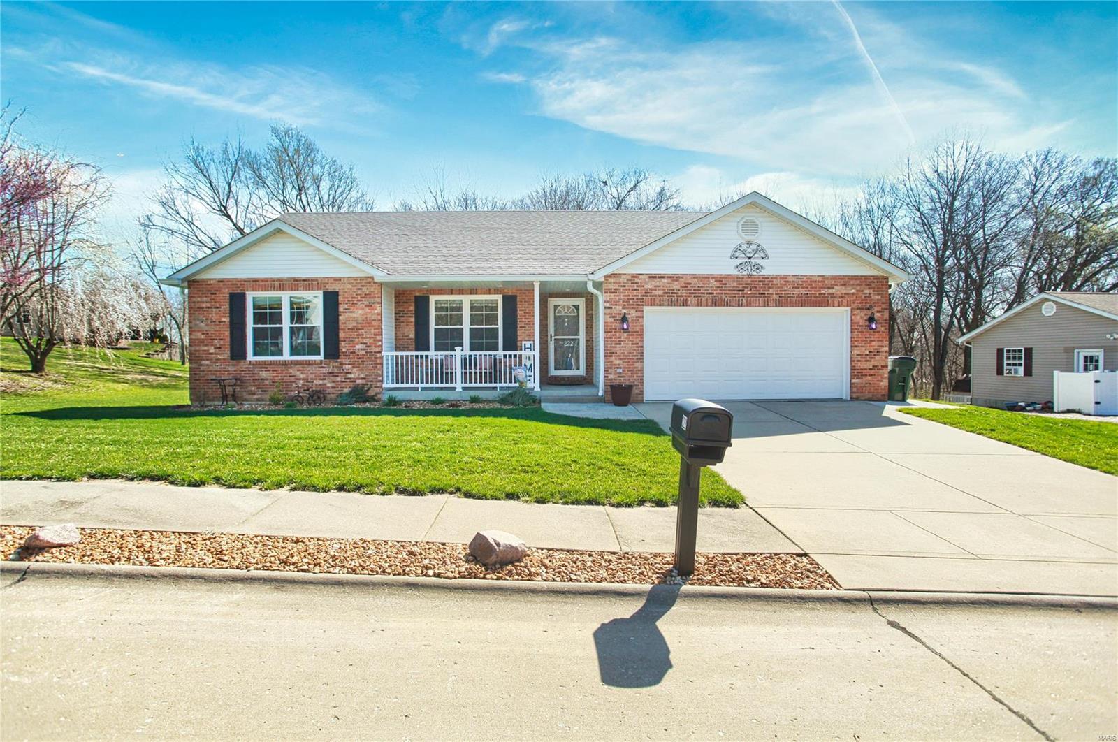 222 West Hunters Ridge Valmeyer, IL 62295 - Photo 1 of 39