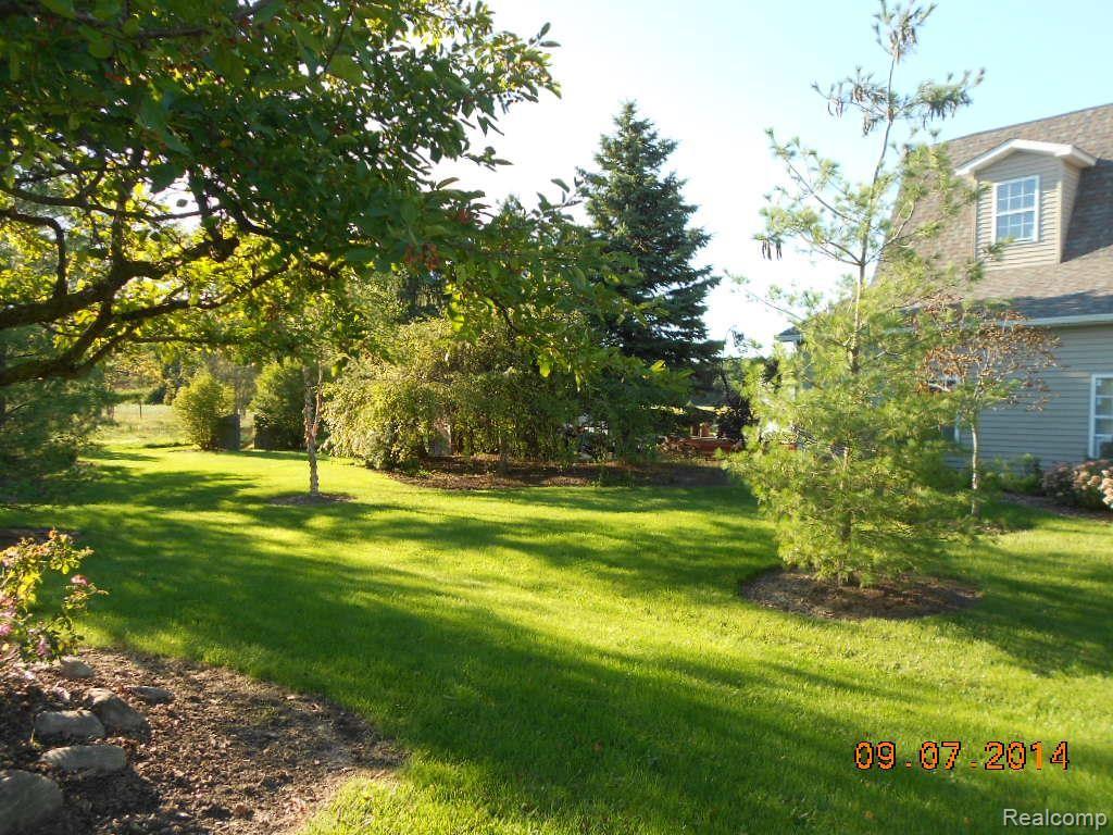 11453 Sweitzer Road Carleton, MI 48117 - Photo 19 of 43 DSCN3479.jpg