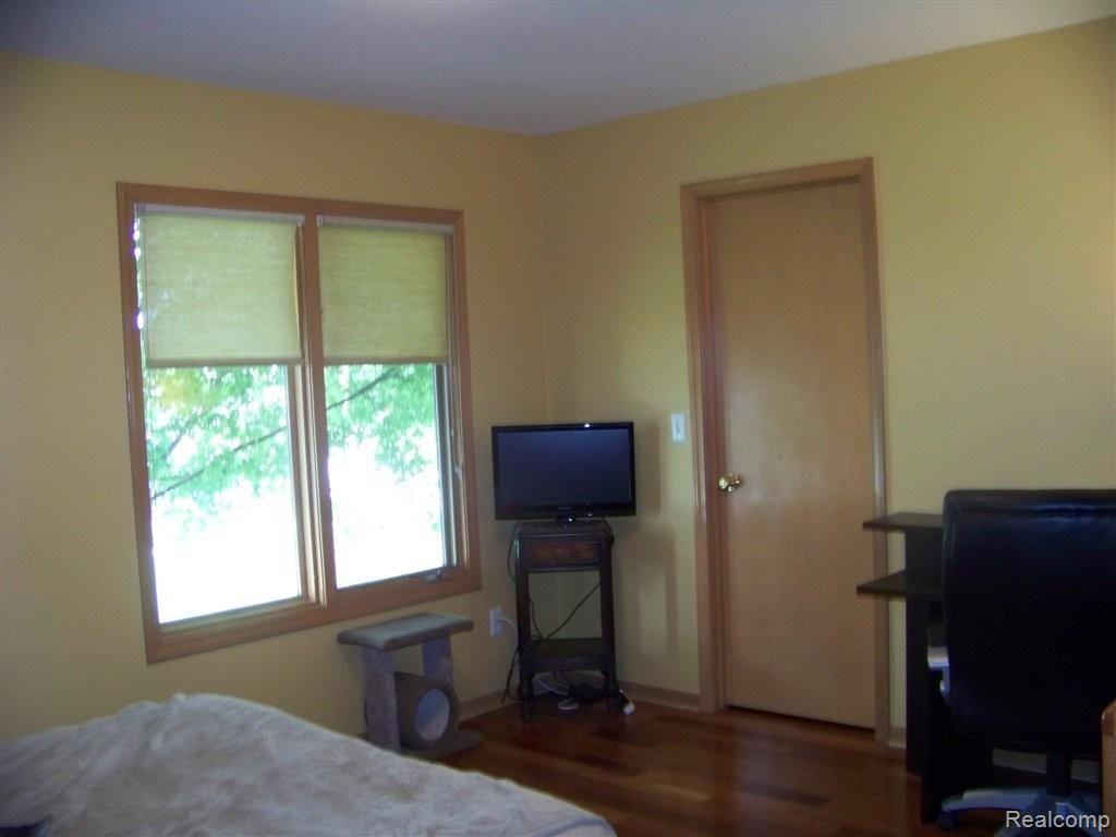 49406 Monte Road New Baltimore, MI 48047 - Photo 13 of 25 100_3491.JPG