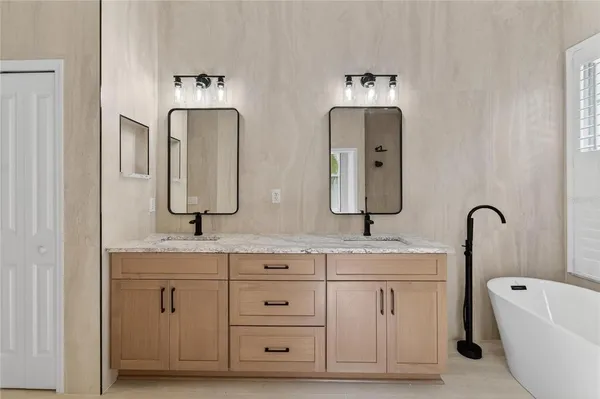 $867,000 | 5608 Osprey Park Place, Lithia, FL 33547