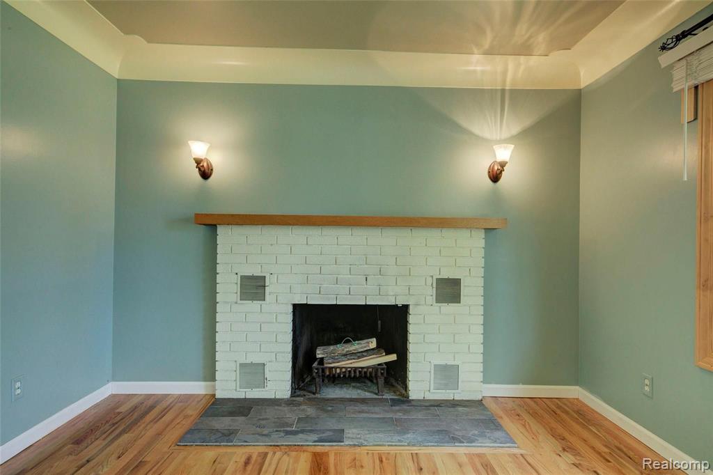 5666 Pinckney Road Howell, MI 48843 - Photo 5 of 38