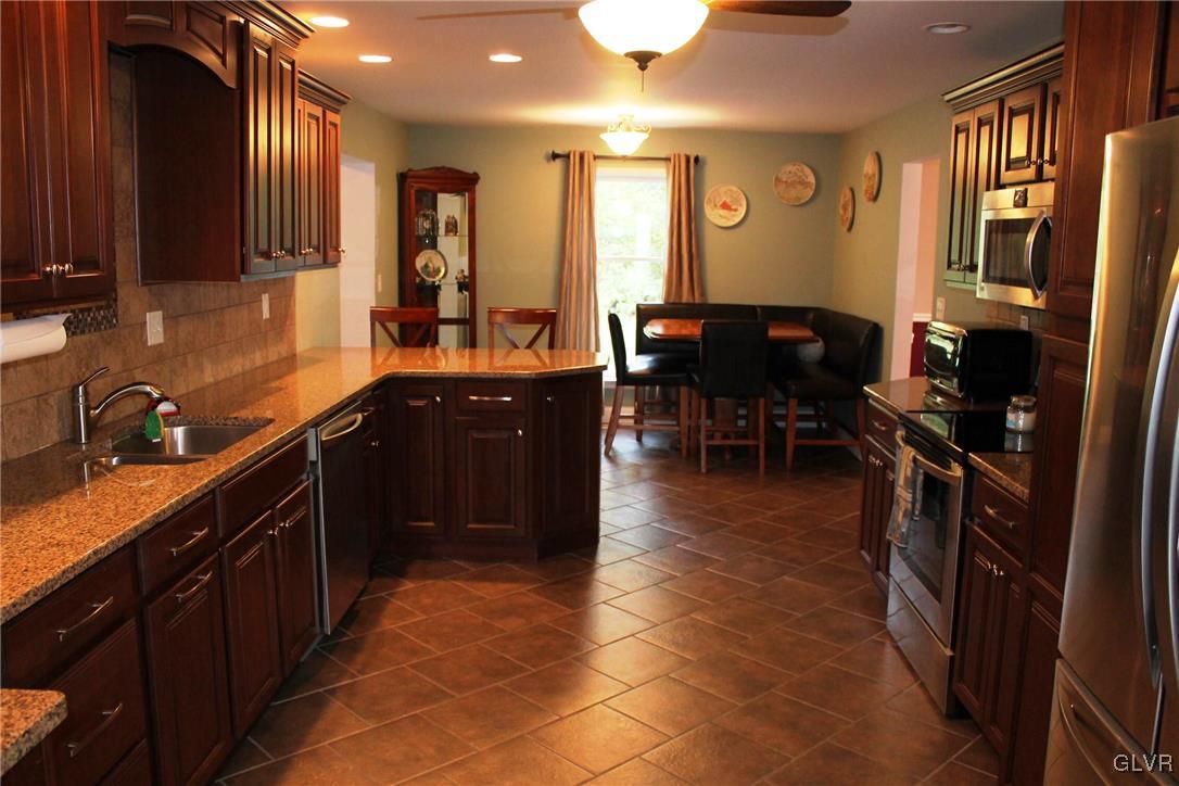 6435 Jacksonville Road Bath, PA 18014 - Photo 6 of 24 Gallery Image 6