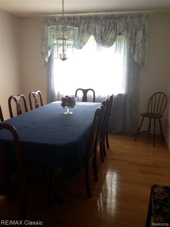42969 Versailles Road Canton, MI 48187 - Photo 13 of 24 HARDWOOD IN DINING RM