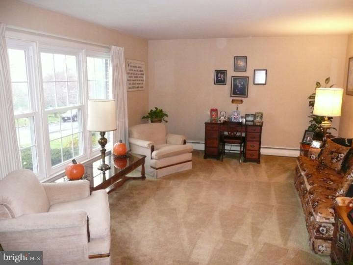 18 Jeffrey Road Reading, PA 19601 - Photo 2 of 8 Living Room