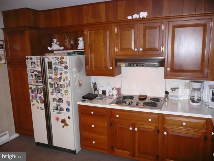 18 Jeffrey Road Reading, PA 19601 - Photo 3 of 8 Kitchen