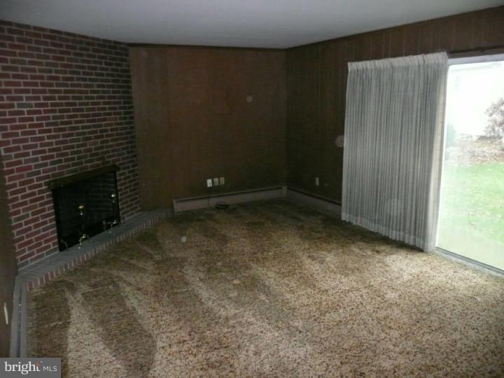 18 Jeffrey Road Reading, PA 19601 - Photo 5 of 8 Family Room