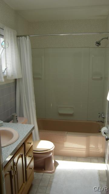 2076 Hopewell Road Bethlehem, PA 18017 - Photo 17 of 17 Gallery Image 17
