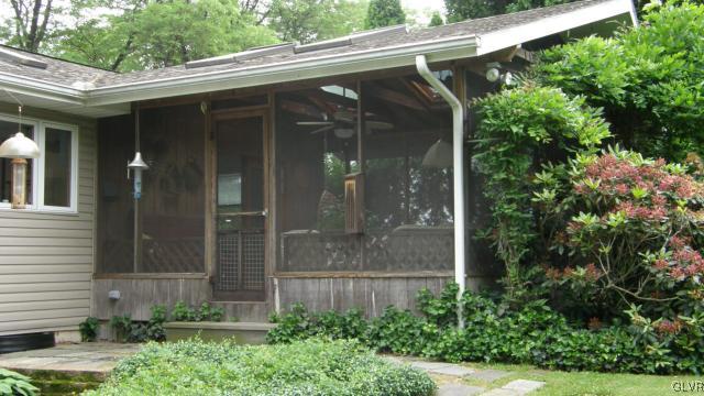 2076 Hopewell Road Bethlehem, PA 18017 - Photo 4 of 17 Gallery Image 4