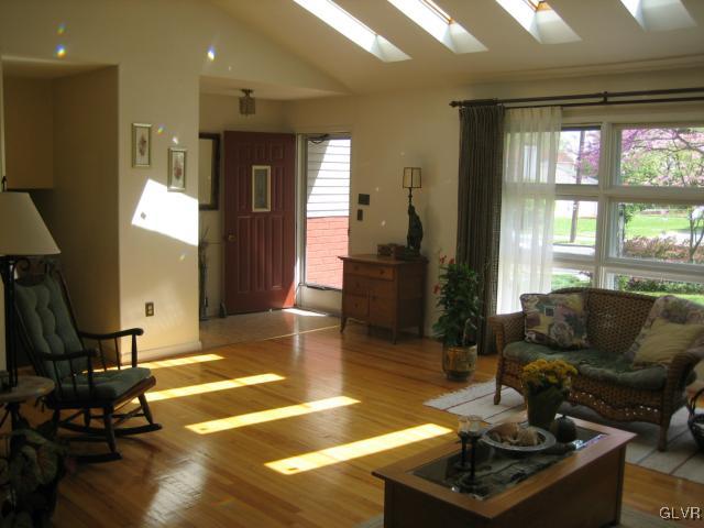 2076 Hopewell Road Bethlehem, PA 18017 - Photo 9 of 17 Gallery Image 9