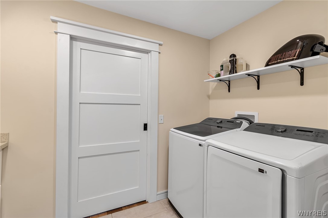 2566 Genesee Road Arcade, NY 14009 - Photo 25 of 50 Pocket doors directly to 1sr floor master bedroom