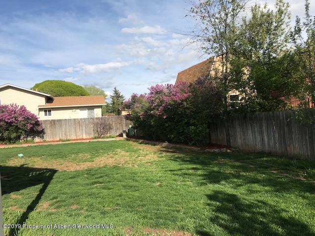 520 Elm Court Rifle, CO 81650 - Photo 6 of 37 a backyard of a house