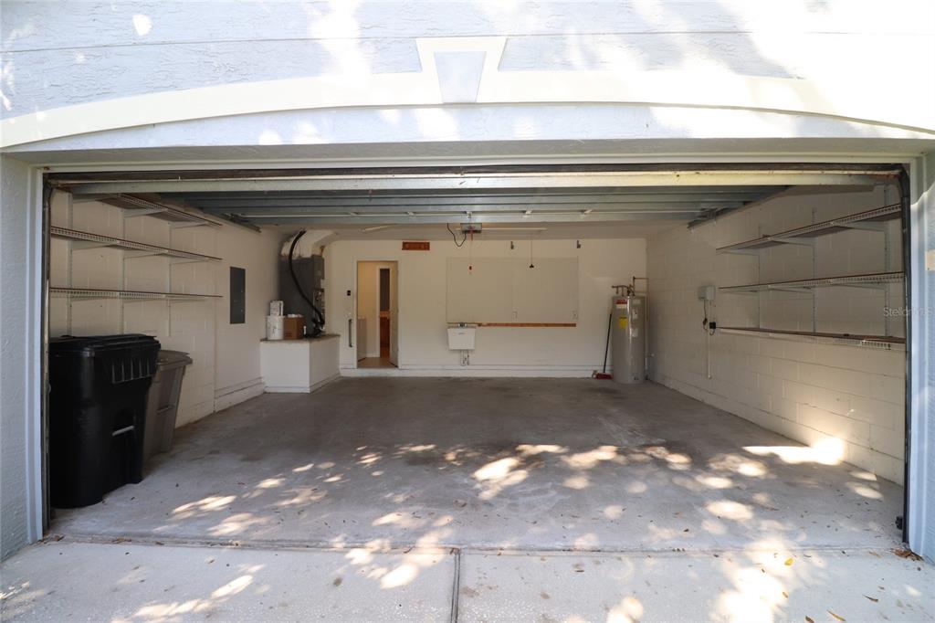 605 Cheviot Court Apopka, FL 32712 - Photo 28 of 32 a view of a garage