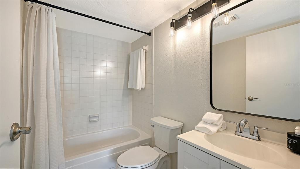 3229 South Beneva Road, Unit 101 Sarasota, FL 34232 - Photo 16 of 36 Gallery Image 16