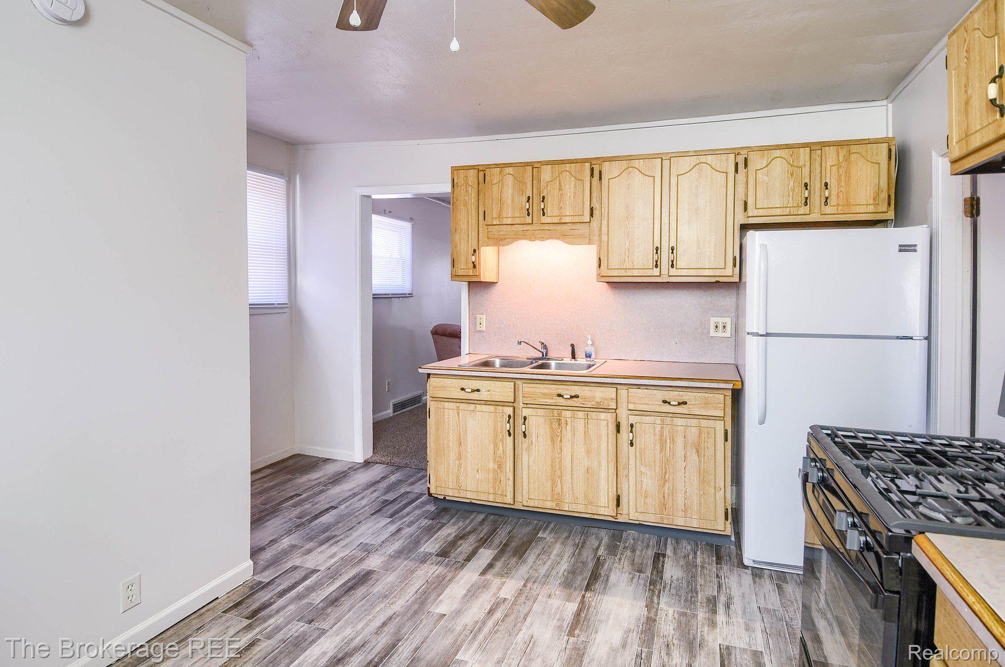 7355 East Coldwater Road Davison, MI 48423 - Photo 8 of 19 Gallery Image 8