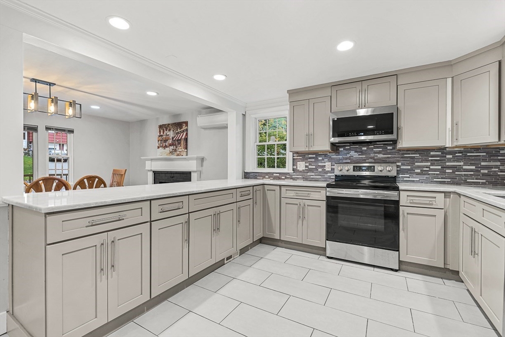 11 Longview Road Framingham, MA 01701 - Photo 4 of 38 Gallery Image 4