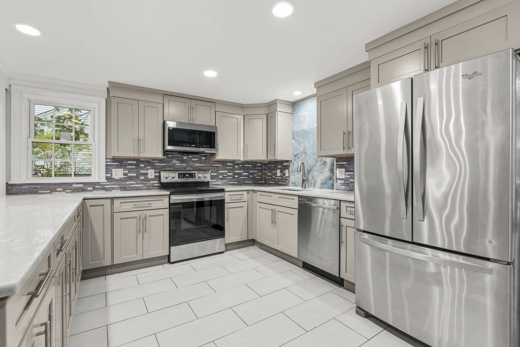 11 Longview Road Framingham, MA 01701 - Photo 6 of 38 Gallery Image 6