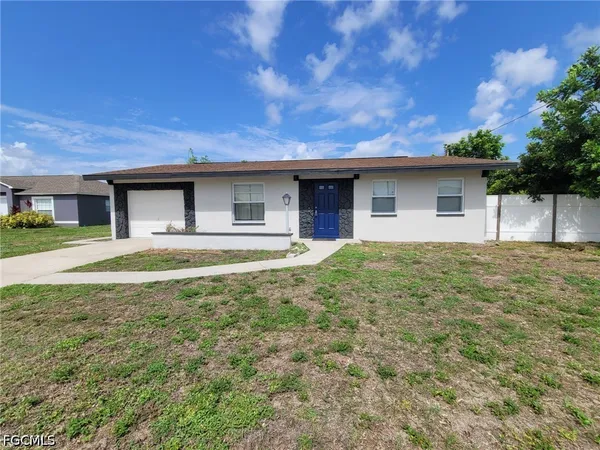 $2,200 | 3923 Southeast 12th Avenue, Cape Coral, FL 33904