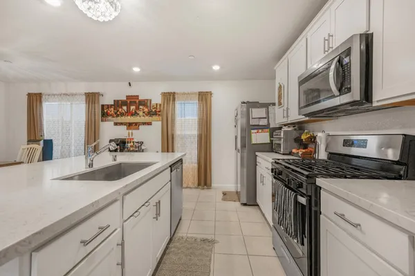 $474,999 | 6648 East Washington Avenue, Fresno, CA 93727