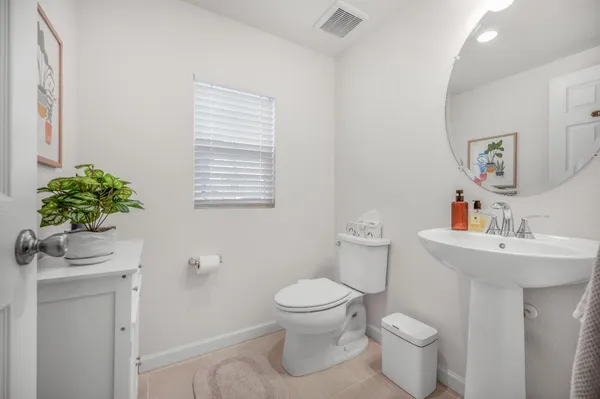 $474,999 | 6648 East Washington Avenue, Fresno, CA 93727