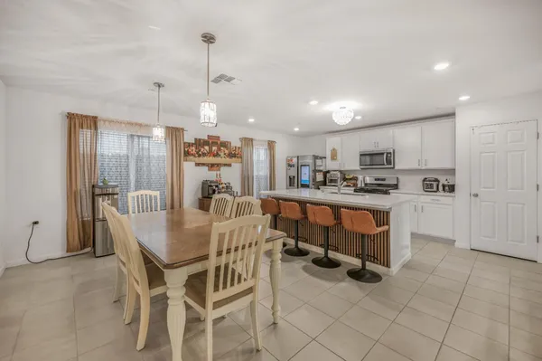 $474,999 | 6648 East Washington Avenue, Fresno, CA 93727