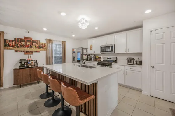 $474,999 | 6648 East Washington Avenue, Fresno, CA 93727