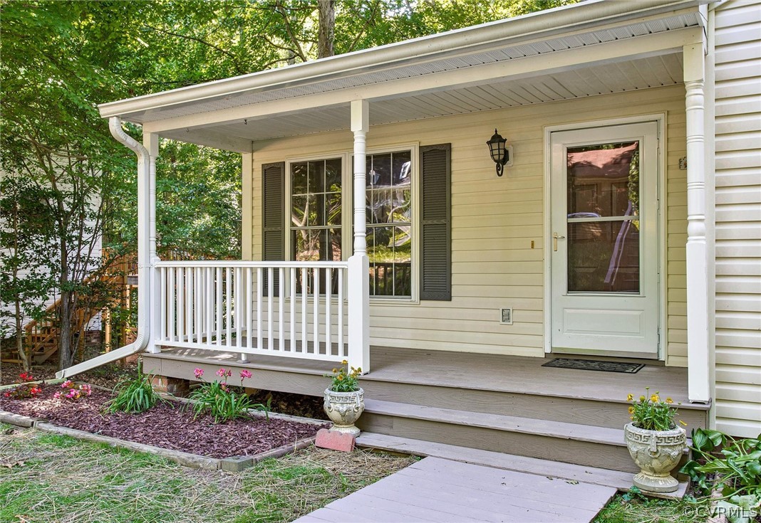 7560 Valencia Road Chesterfield, VA 23832 - Photo 19 of 26 a view of a deck with a chair