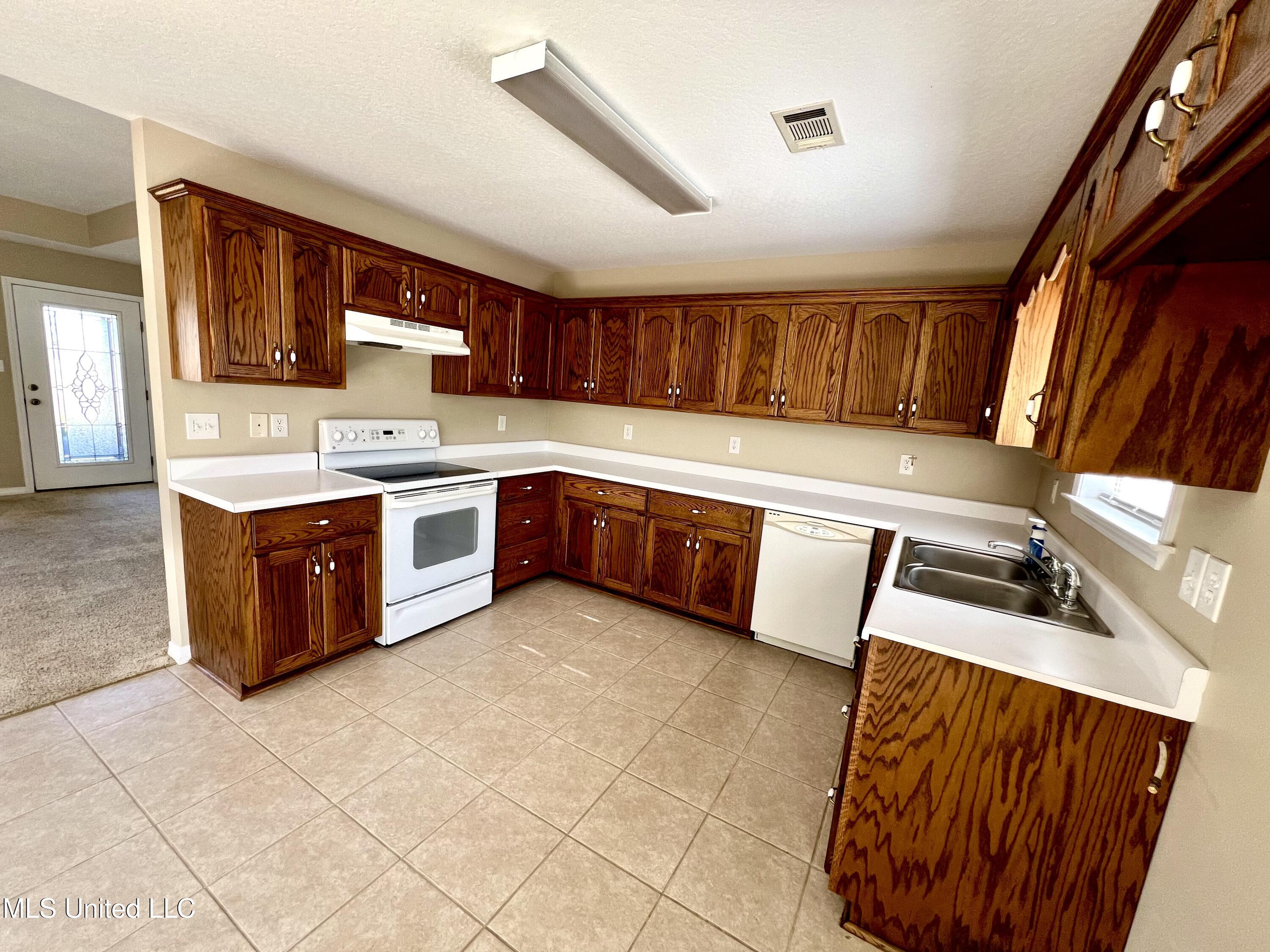 6904 Tanner Williams Road Lucedale, MS 39452 - Photo 6 of 28 IMG_2883