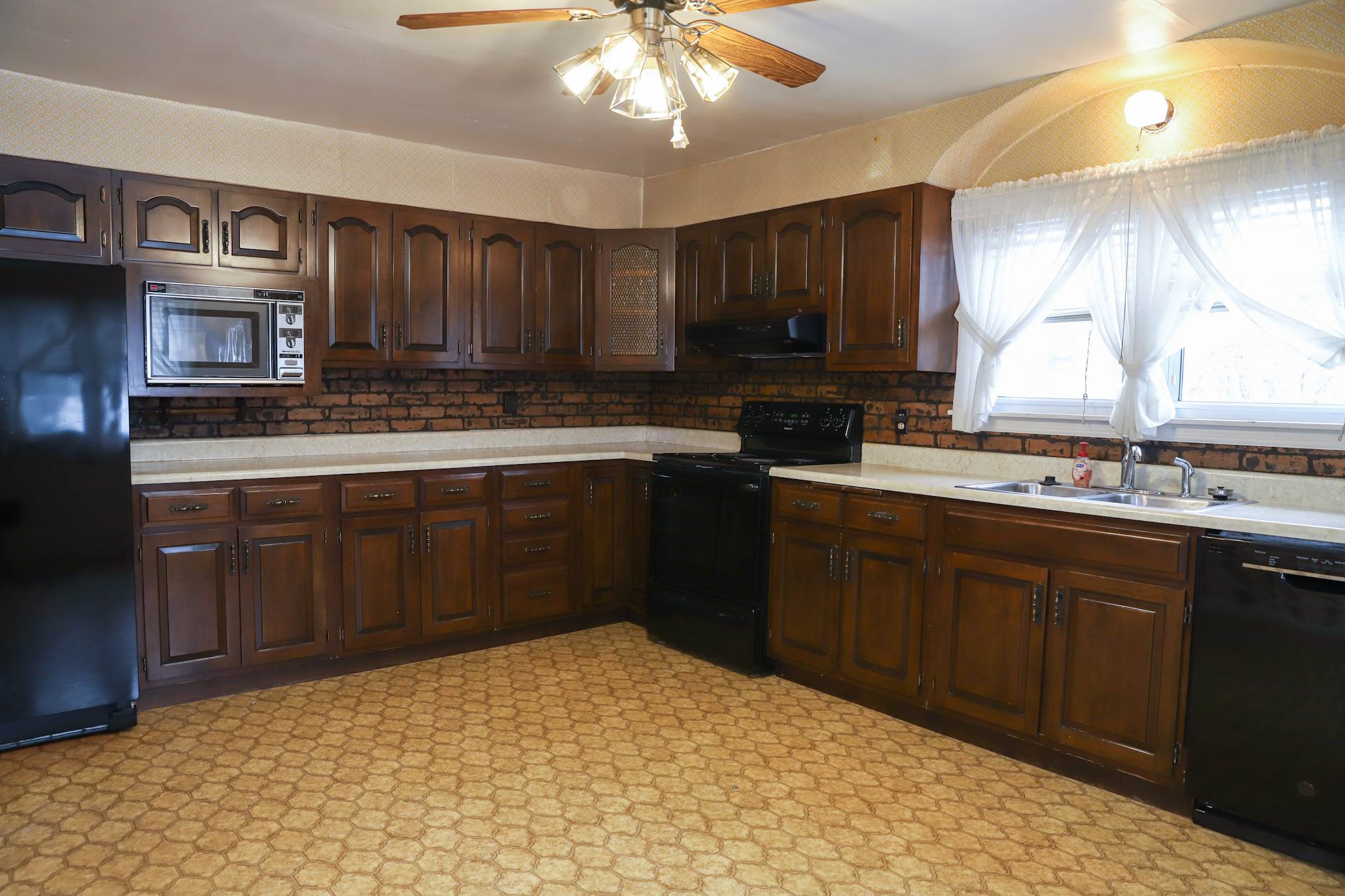 451 Giesler Road Jasper, IN 47546 - Photo 2 of 25 Gallery Image 2