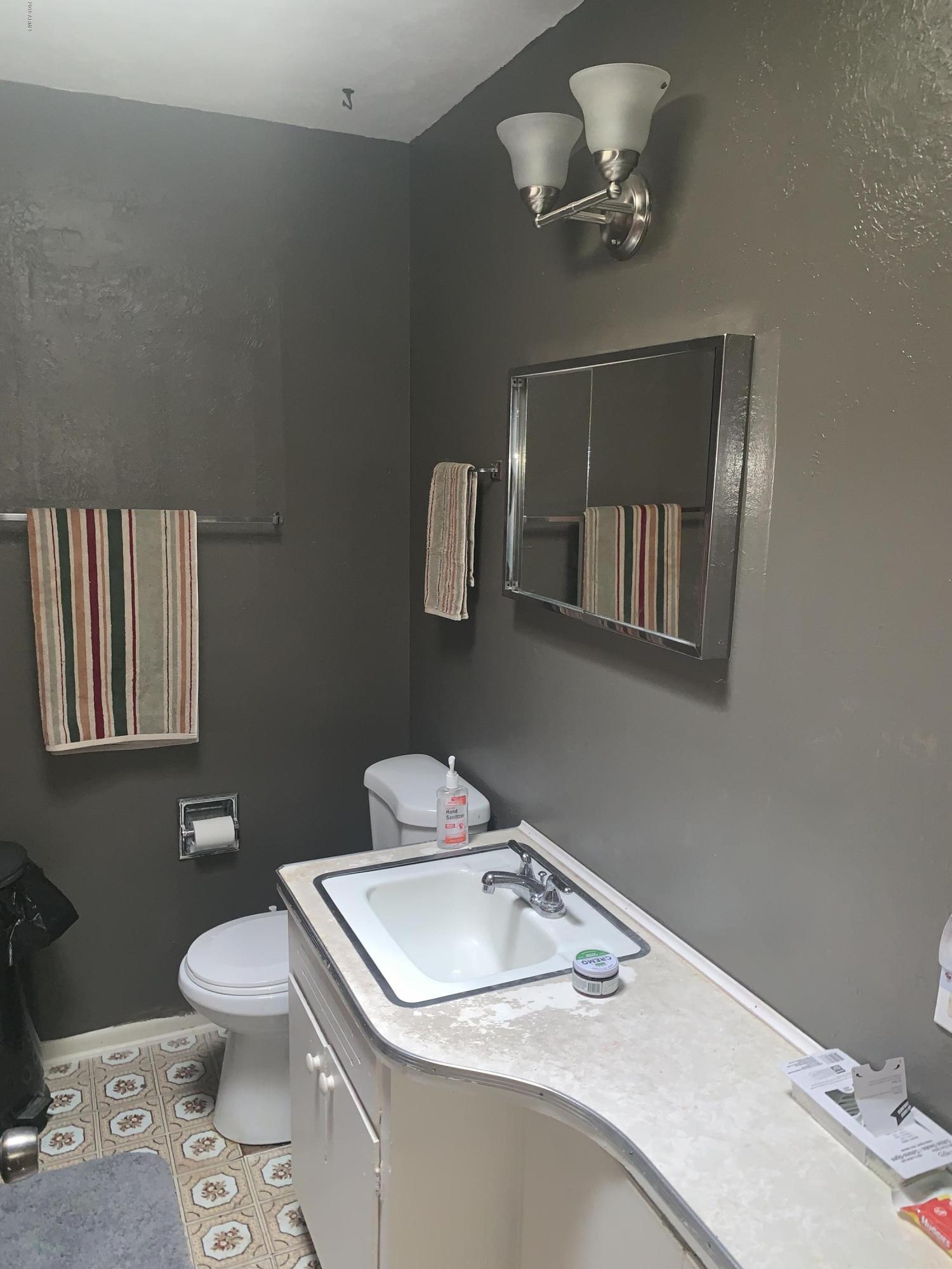 2107 5th Street Douglas, AZ 85607 - Photo 13 of 25 Bathroom #1