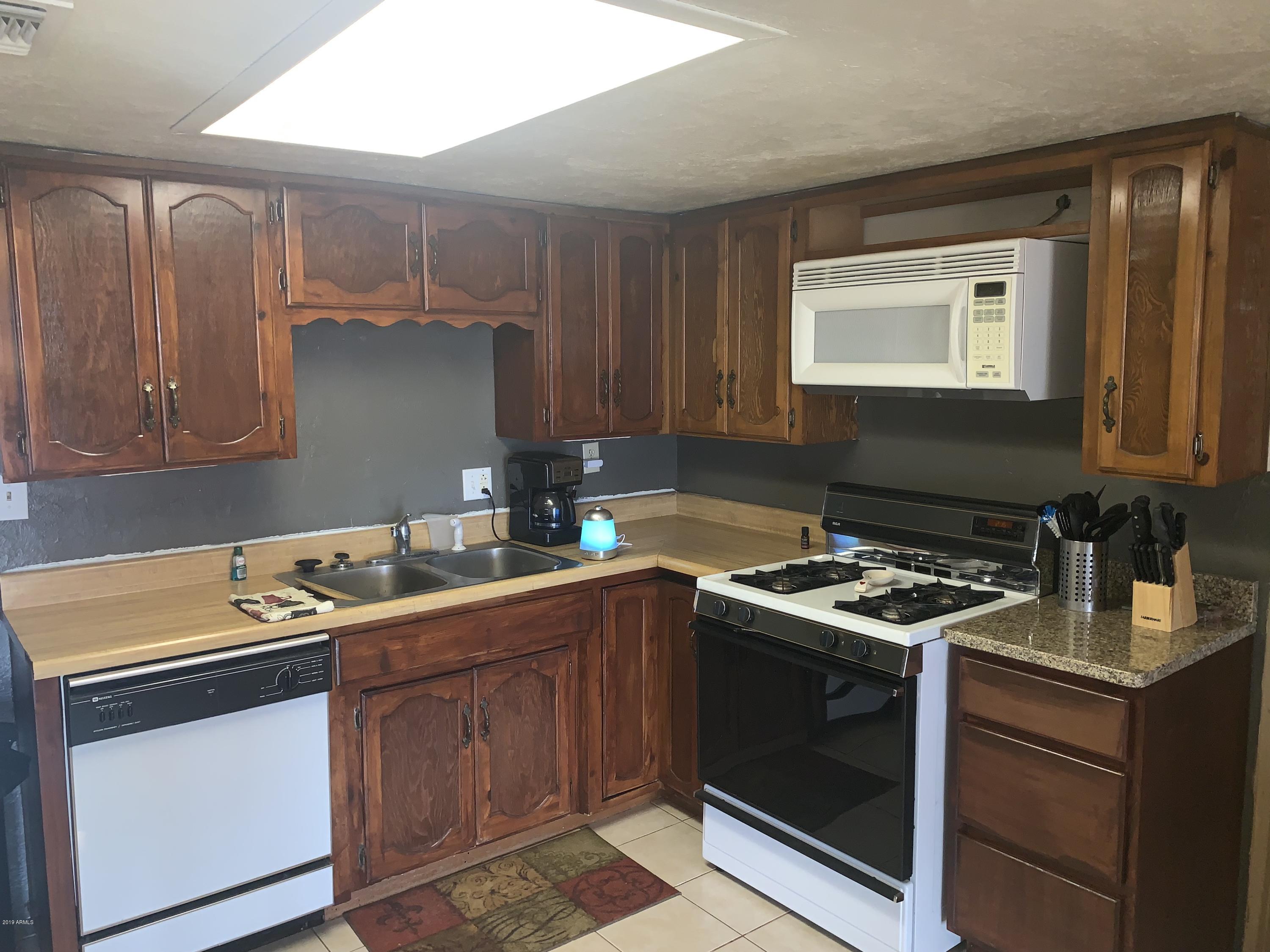 2107 5th Street Douglas, AZ 85607 - Photo 8 of 25 Kitchen
