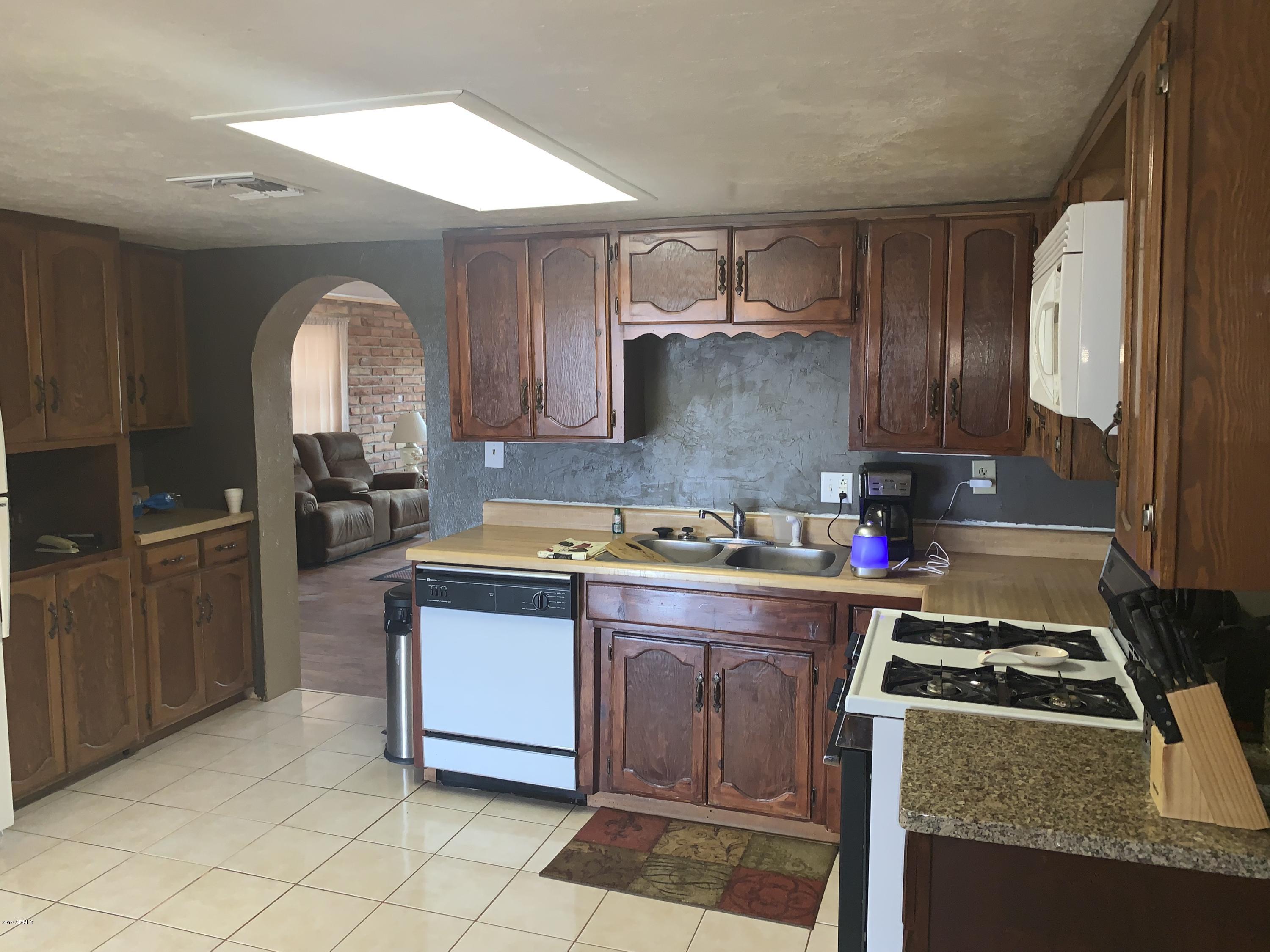 2107 5th Street Douglas, AZ 85607 - Photo 9 of 25 Kitchen
