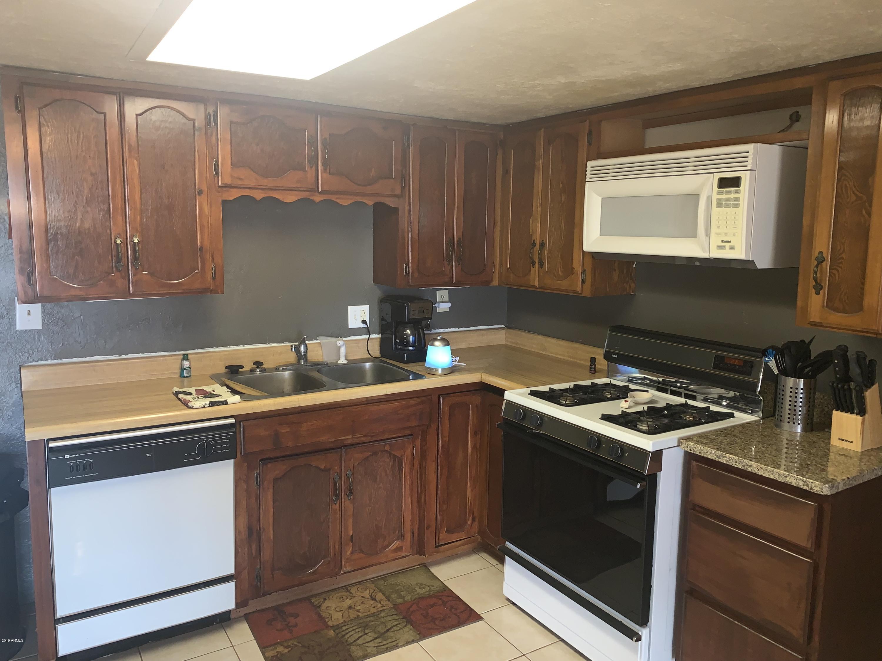 2107 5th Street Douglas, AZ 85607 - Photo 10 of 25 Kitchen