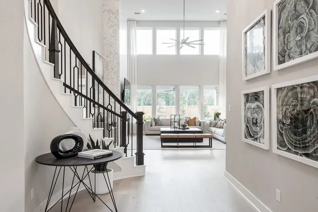 a view of entryway and workspace