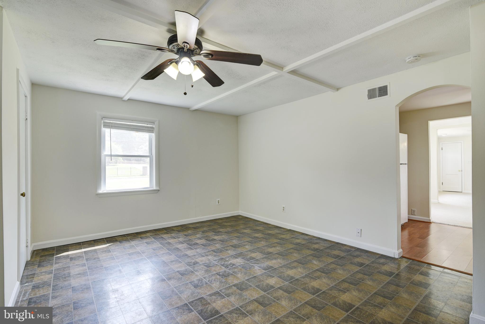 7804 Schelhorn Road Alexandria, VA 22306 - Photo 12 of 30 Family Room