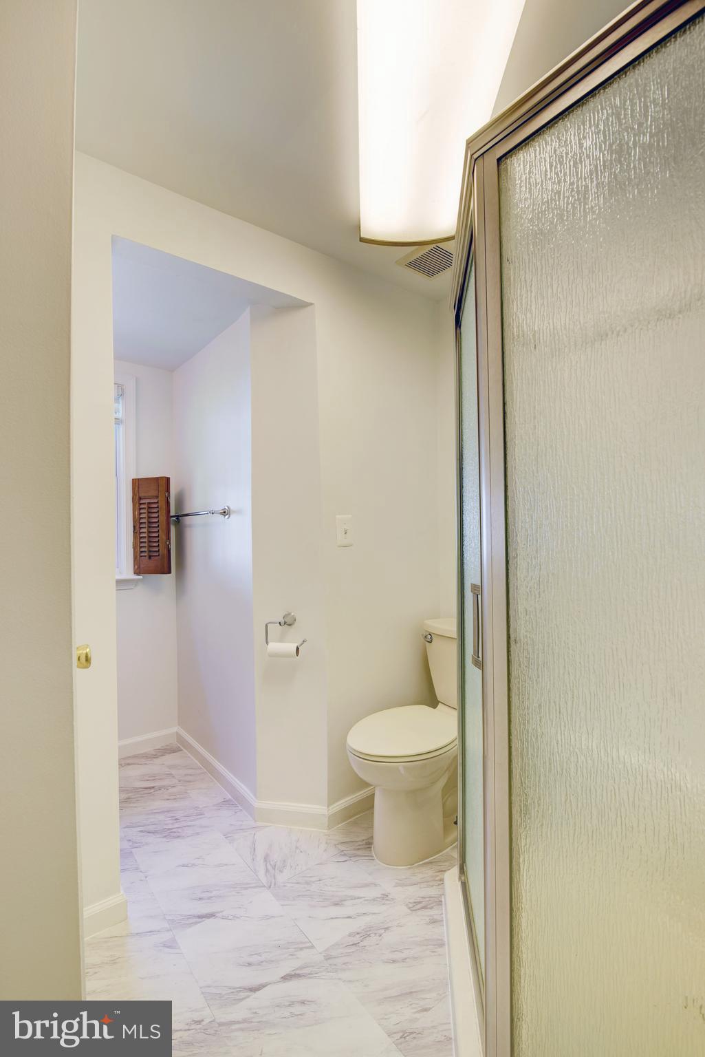 7804 Schelhorn Road Alexandria, VA 22306 - Photo 20 of 30 Primary Bathroom