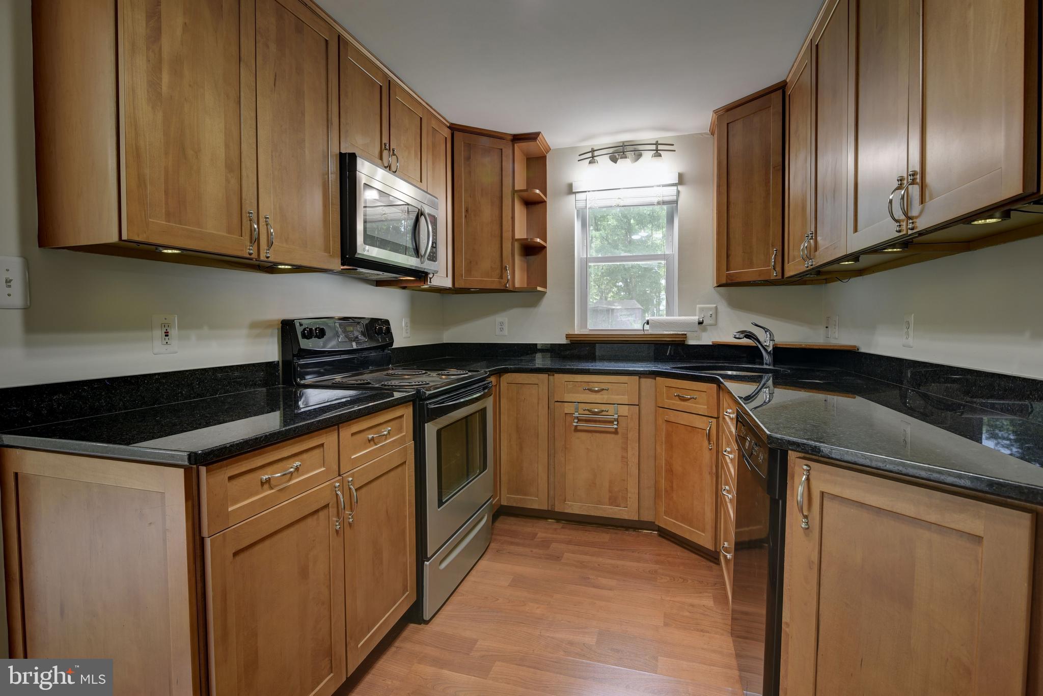 7804 Schelhorn Road Alexandria, VA 22306 - Photo 4 of 30 Kitchen