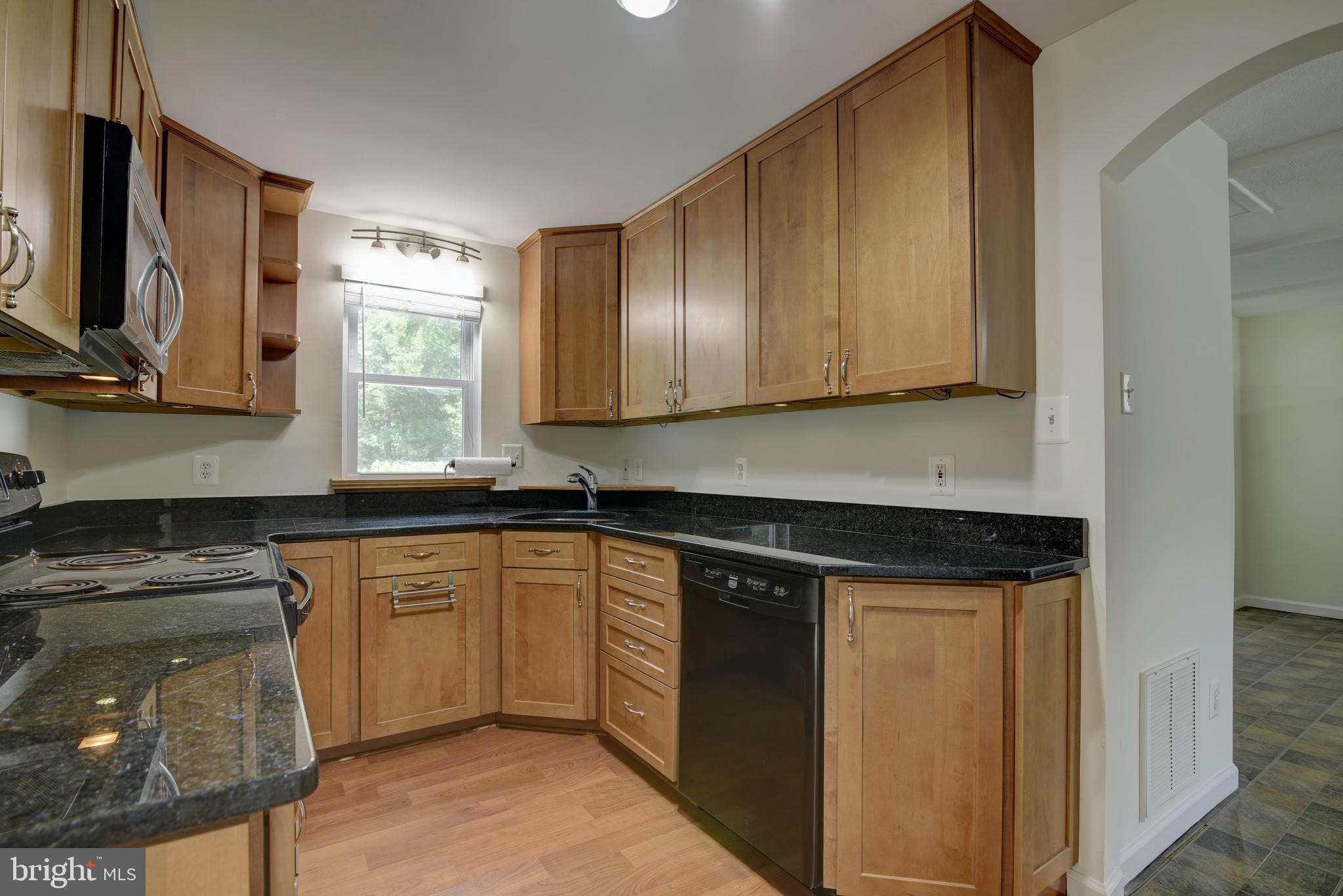 7804 Schelhorn Road Alexandria, VA 22306 - Photo 5 of 30 Kitchen