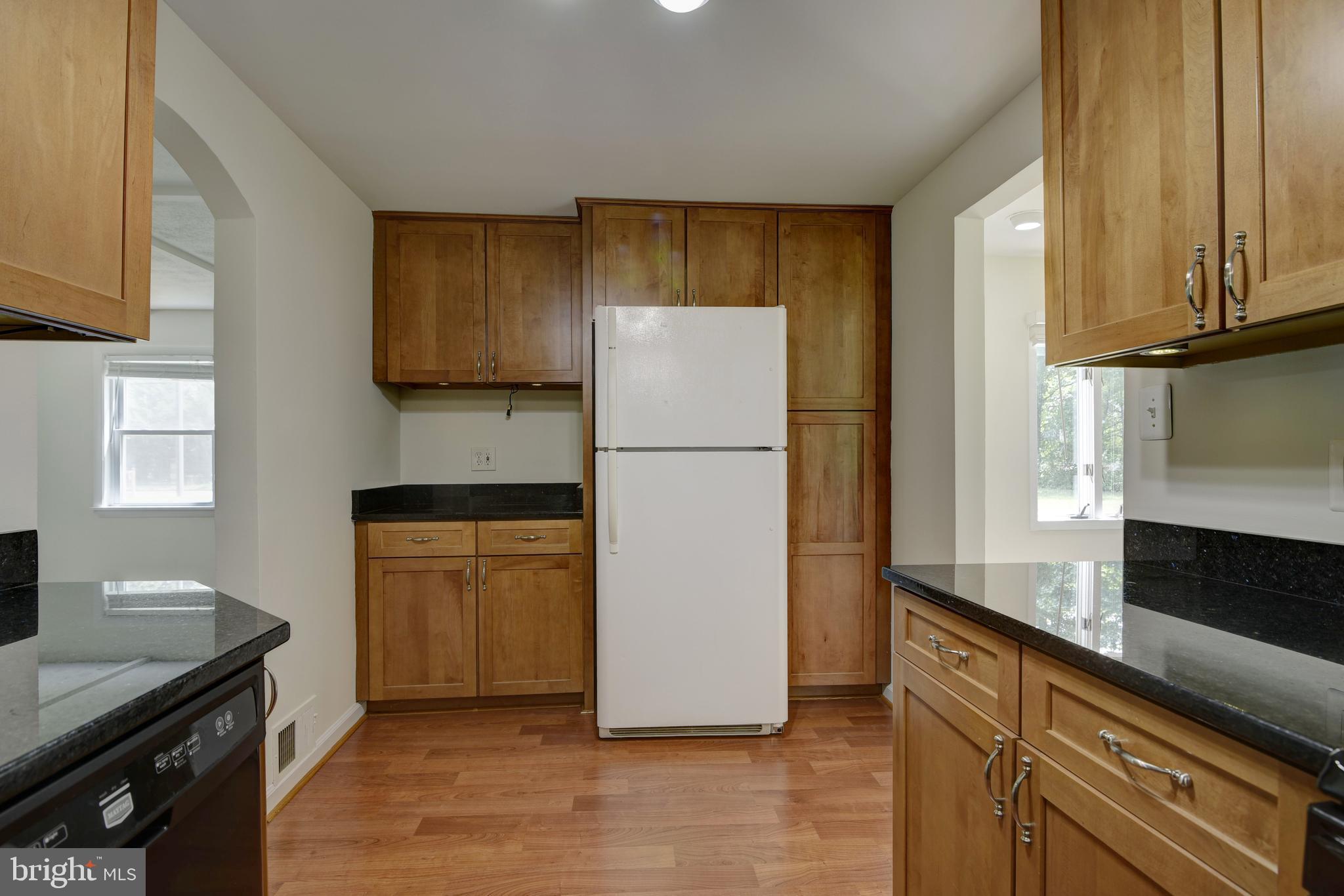 7804 Schelhorn Road Alexandria, VA 22306 - Photo 7 of 30 Kitchen