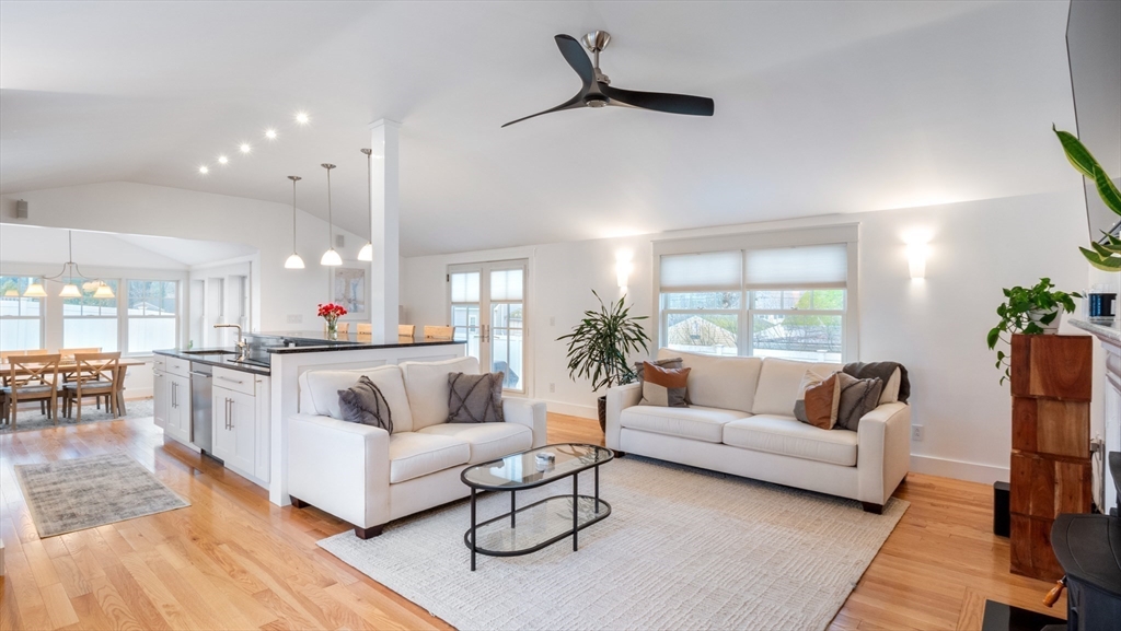 13 Moynihan Road Hamilton, MA 01982 - Photo 5 of 42 Gallery Image 5