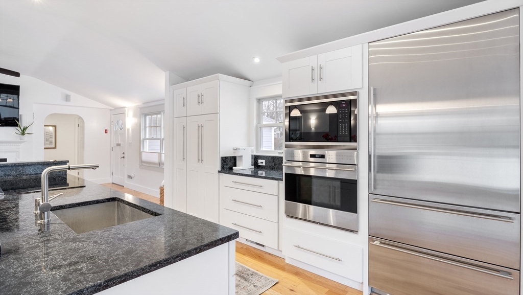 13 Moynihan Road Hamilton, MA 01982 - Photo 7 of 42 Gallery Image 7