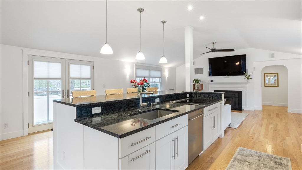 13 Moynihan Road Hamilton, MA 01982 - Photo 8 of 42 Gallery Image 8