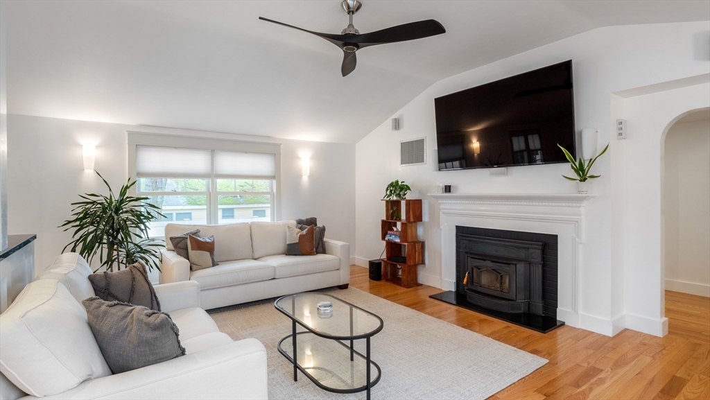 13 Moynihan Road Hamilton, MA 01982 - Photo 10 of 42 Gallery Image 10