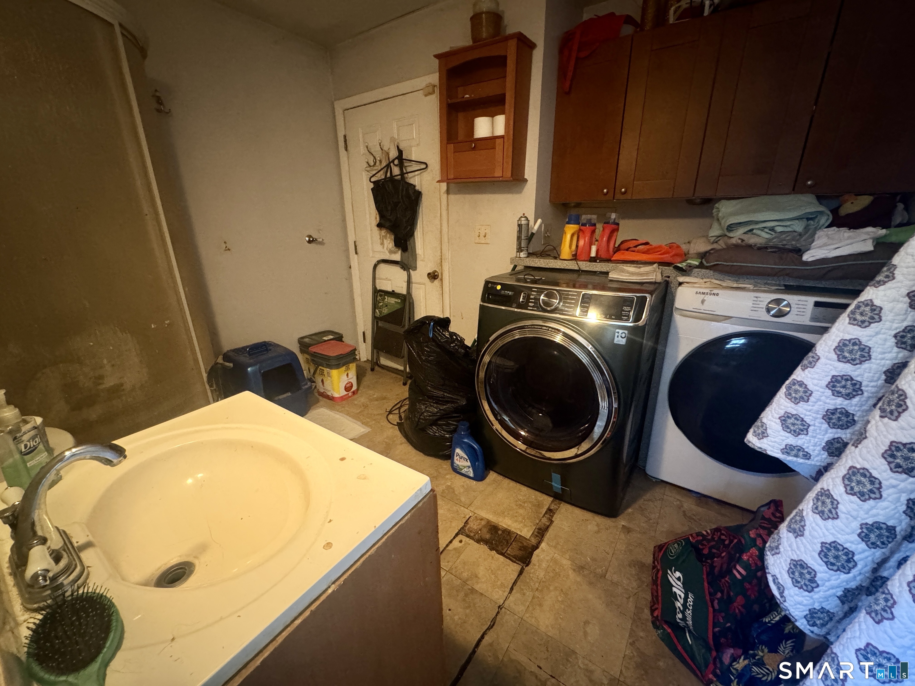 8 Meadow Road Hamden, CT 06514 - Photo 12 of 24