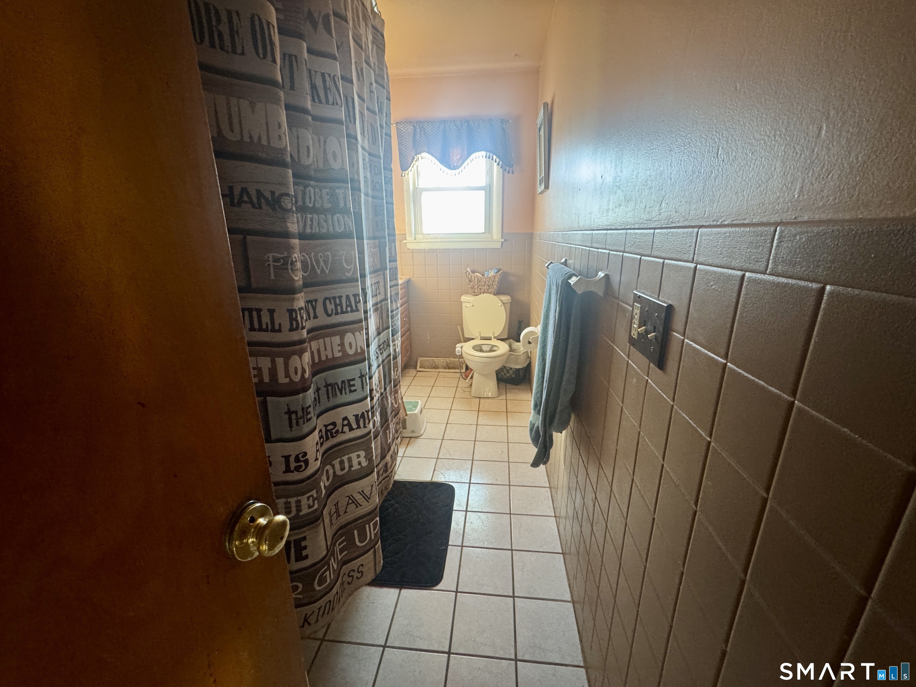 8 Meadow Road Hamden, CT 06514 - Photo 14 of 24