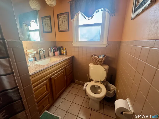 $309,000 | 8 Meadow Road, Hamden, CT 06514