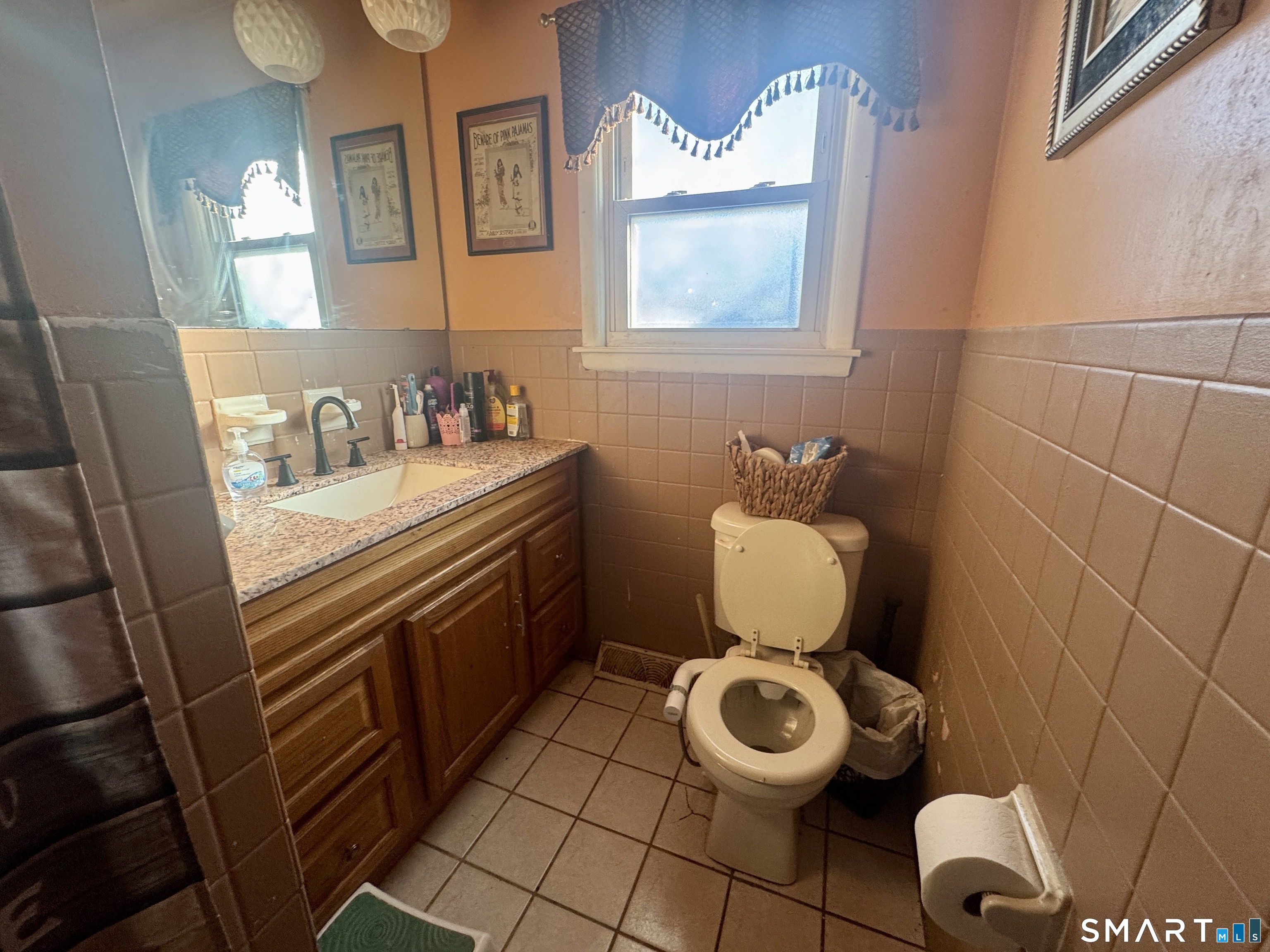 8 Meadow Road Hamden, CT 06514 - Photo 15 of 24